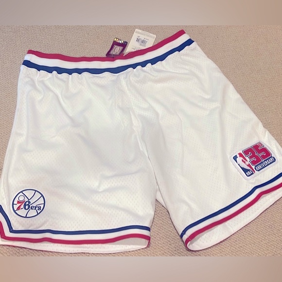 Mitchell & Ness 1980-1981 76ers - Picture 1 of 2
